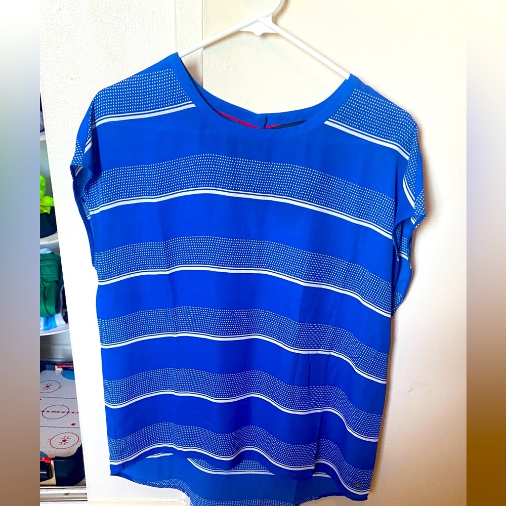 Woman’s top size M